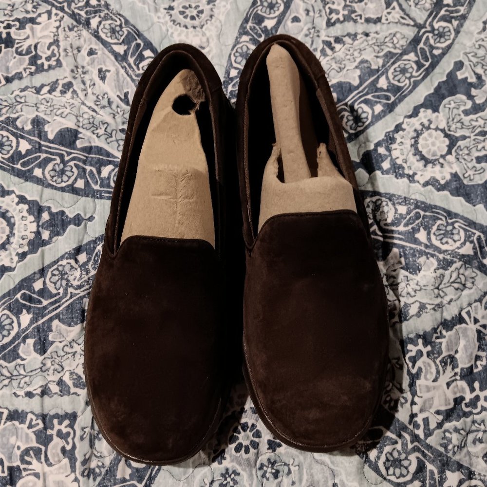 Skechers slip on shoes